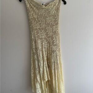 Alexia Admor Cream Lace Backless Dress